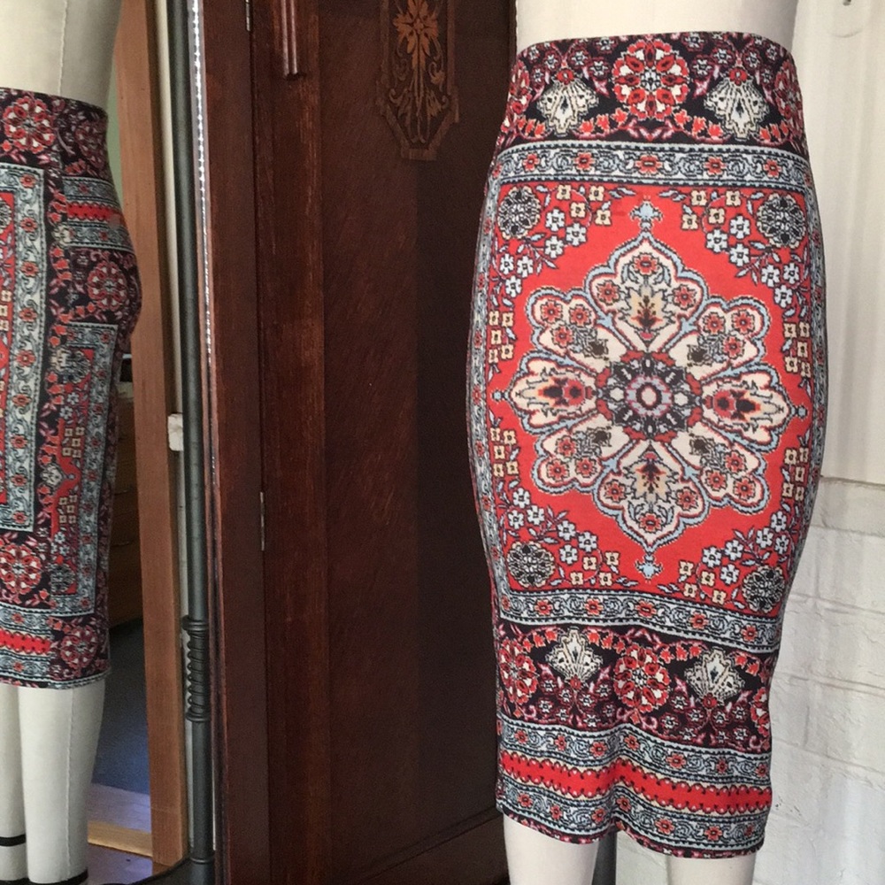 TOPSHOP Persian Rug Tube Skirt Size 4. RARE ☆ - Picture 4 of 12